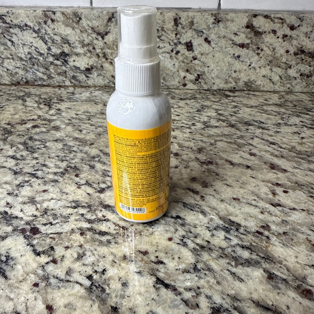 Revolution Pore Vanish 1.69 fl. oz./50ml - Picture 2 of 3